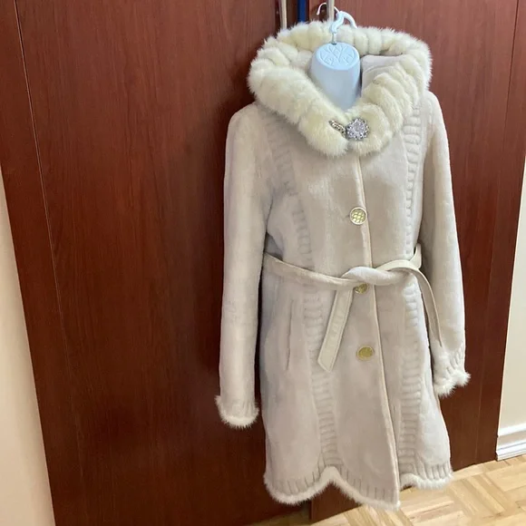 Lamb coat - Picture 1 of 13